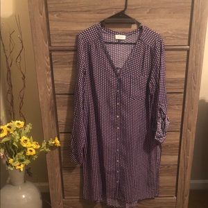 Alythea Stylish tunic top with roll-up sleeves